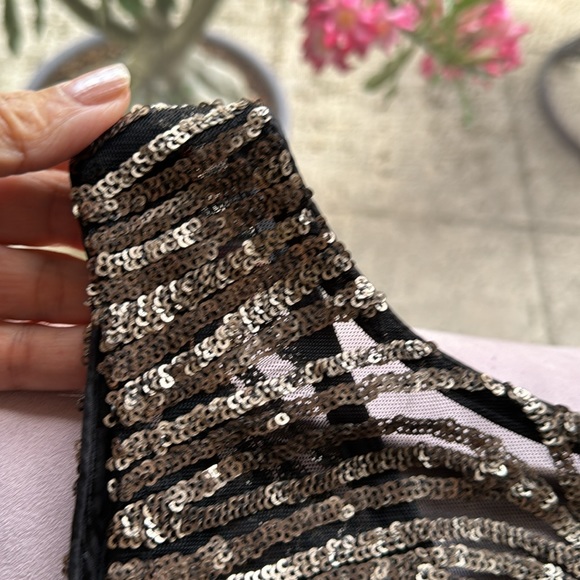 CALVIN KLEIN. TAUPE & BLACK SEQUINS SHEATH DRESS. Size 8. Sleeveless. Zi… - Picture 5 of 7